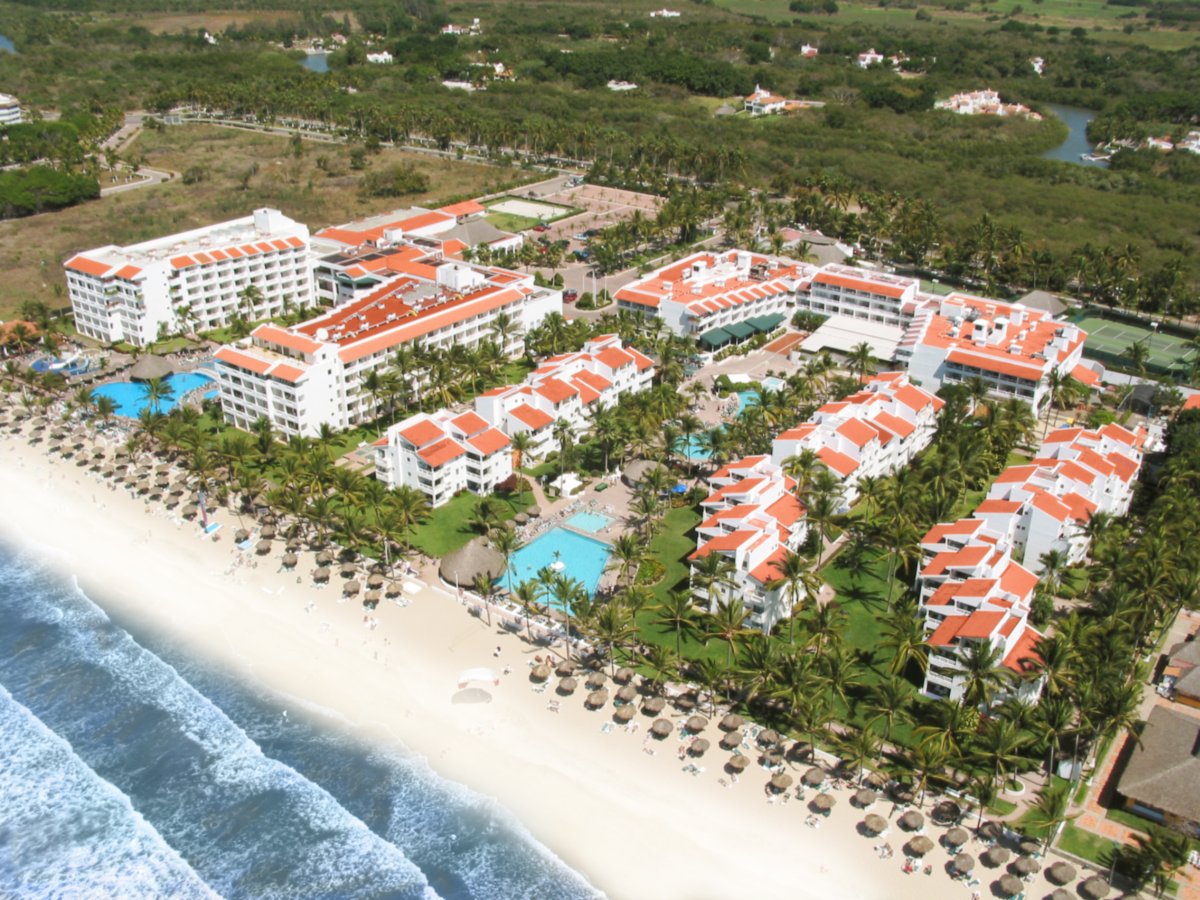 Marival Emotions Resort & Suites