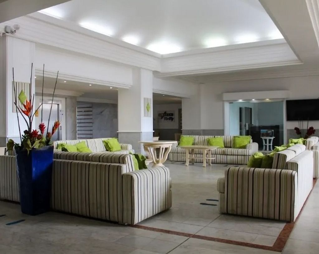 Sapphire Beach Club
