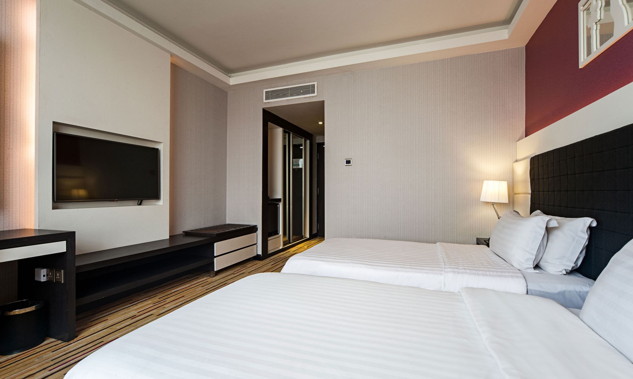 Promenade Hotel