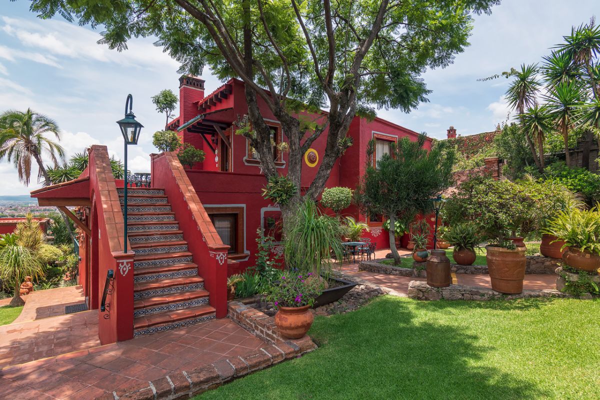 Villa San Jose Hotel & Suites