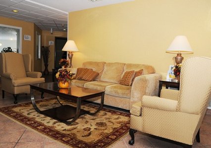 Quality Suites Airport