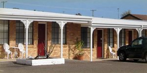 Colonial Motor Lodge
