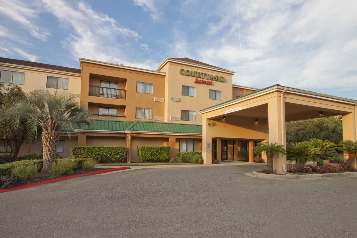 Courtyard By Marriott Beaumont