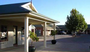 Country Gardens Motor Inn