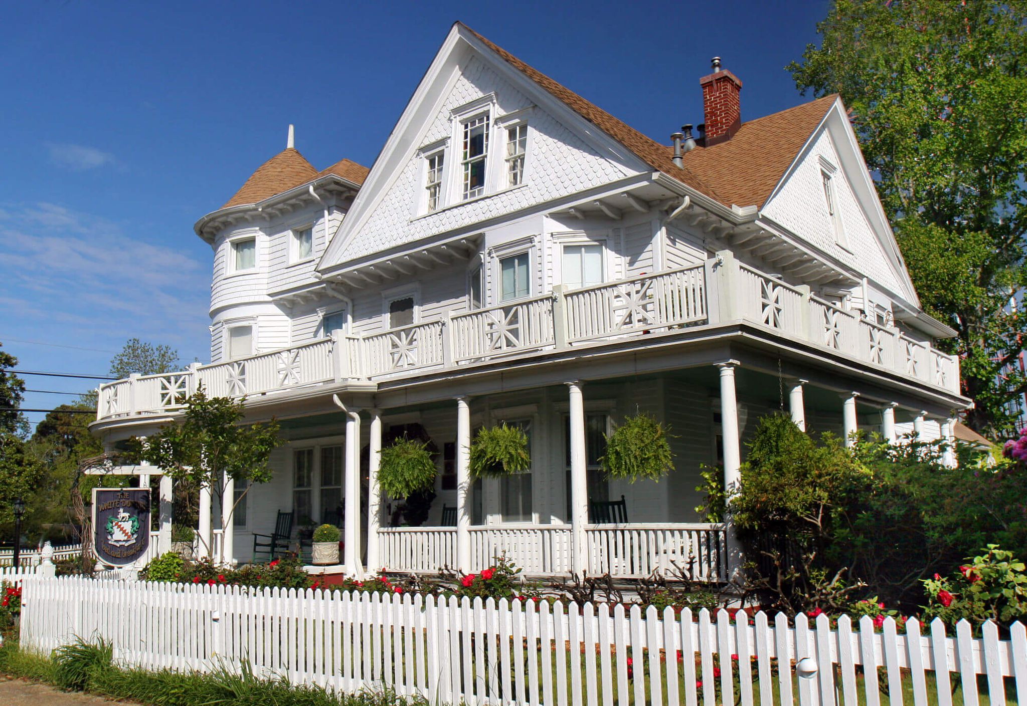 The White Doe Inn