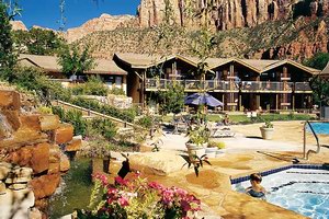 Desert Pearl Inn