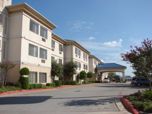 Quality Inn and Suites Austin Airport