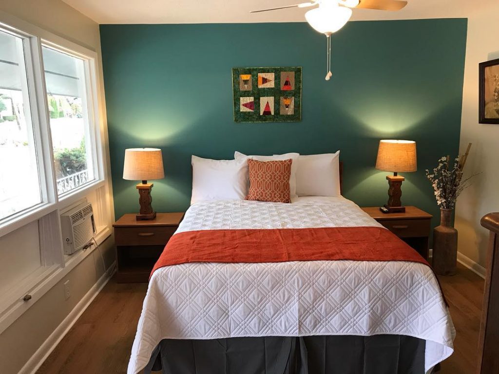 Meadowlark Motel