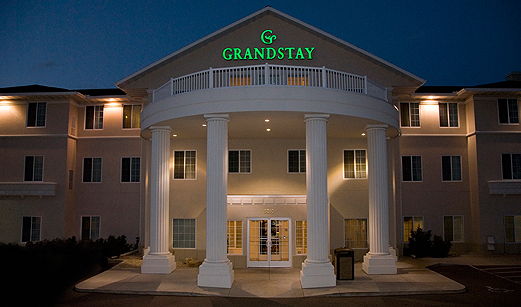 River Hills Hotel & Suites