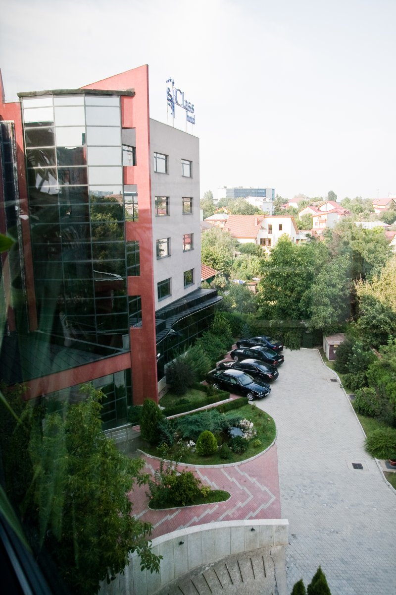 Class Hotel