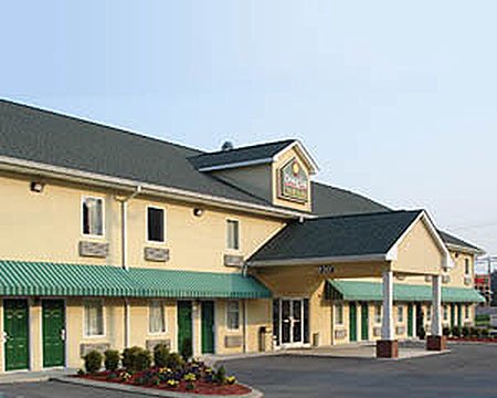 Douglas Inn & Suites