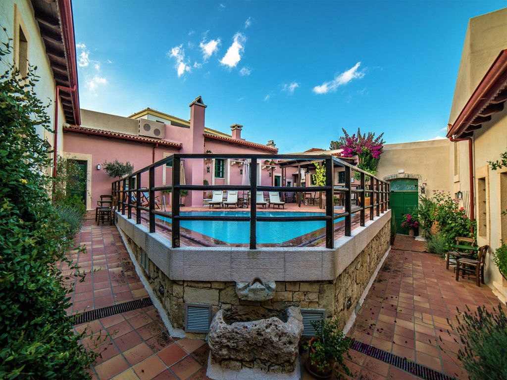 Villa Arhanes Traditional Cretan House