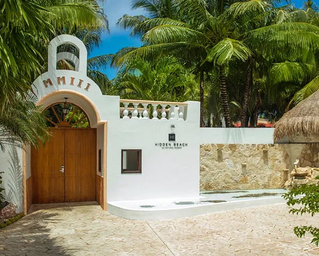Hidden Beach Resort, Au Naturel Club