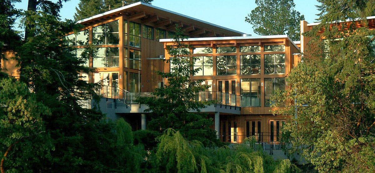Brentwood Bay Resort & Spa
