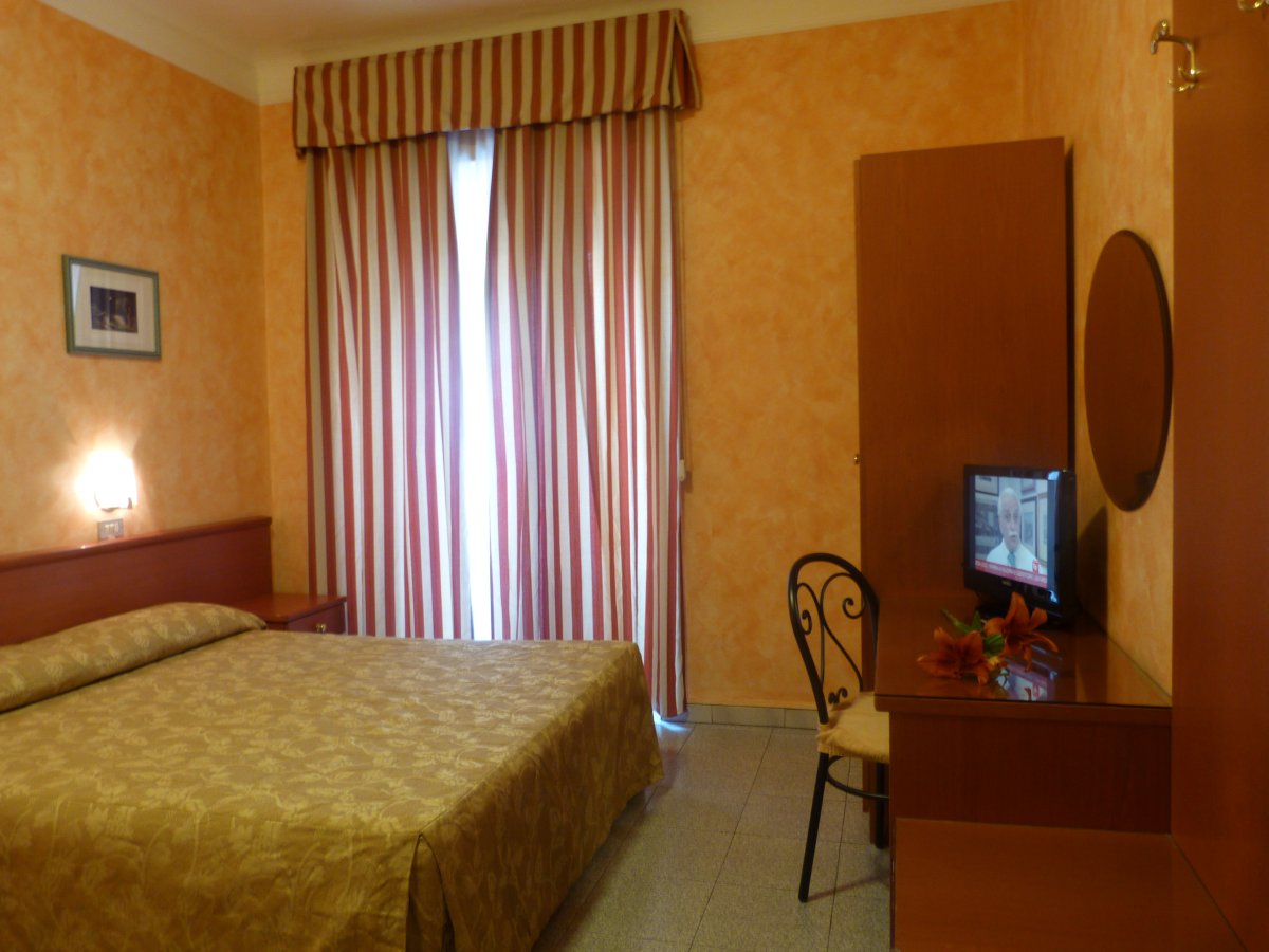 Aurora Hotel
