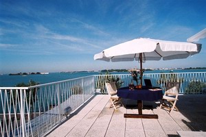 OASIS LAGOON & RESIDENCE