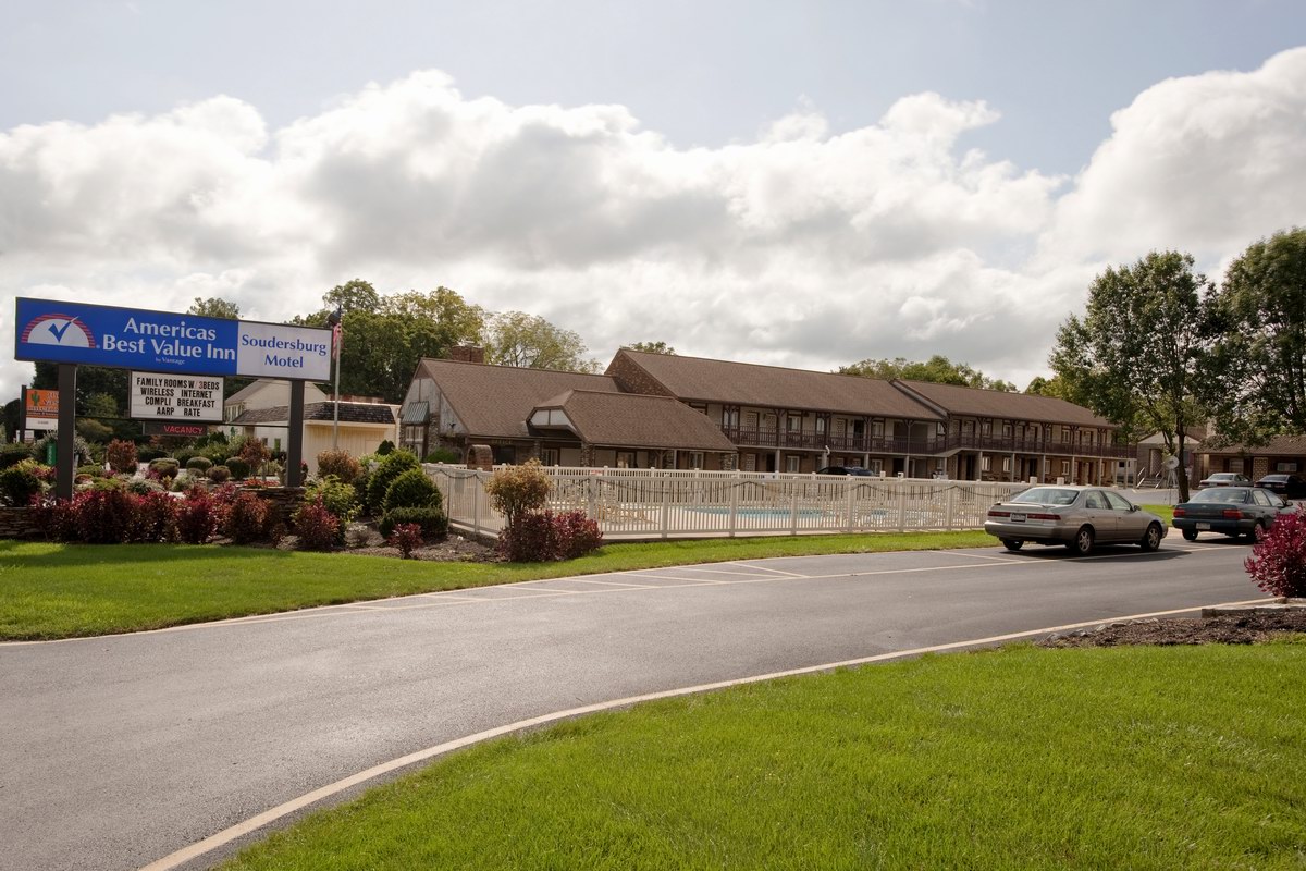 Soudersburg Inn & Suites
