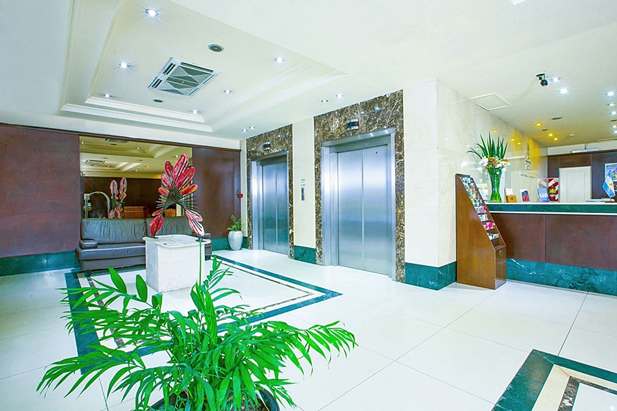 HR Esmeralda Luxor Hotel