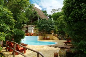 La Lancha Resort