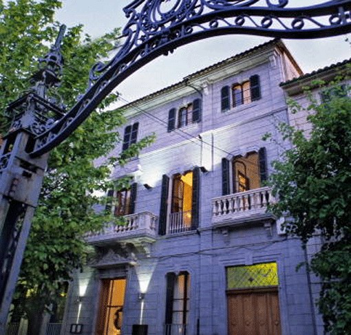 L'Avenida Hotel