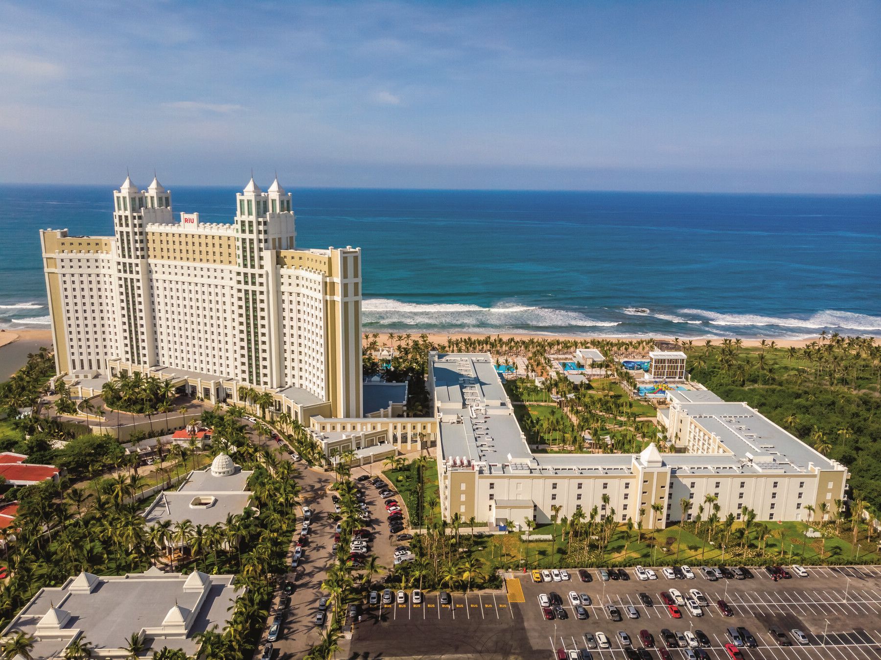 Hotel Riu Emerald Bay