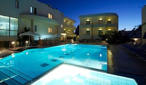 Yakinthos Hotel
