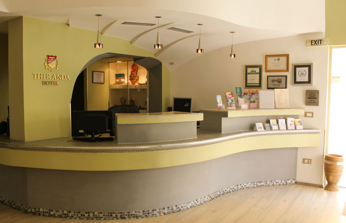 Theranda Hotel