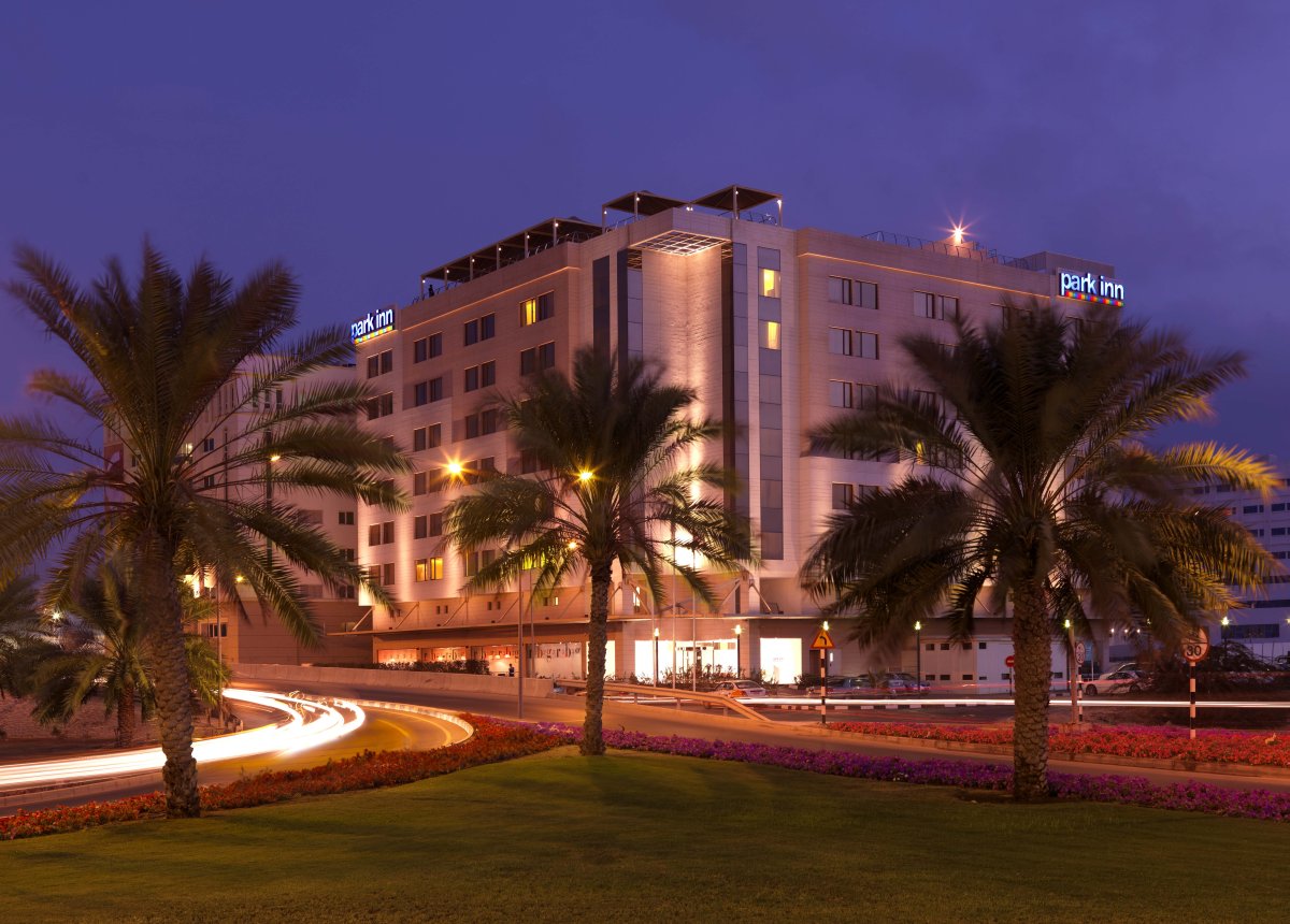Golden Tulip Muscat
