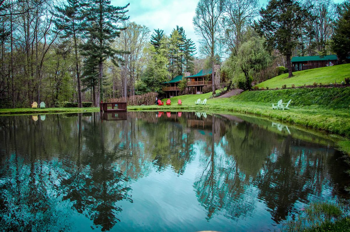 Asheville Cabins of Willow Winds