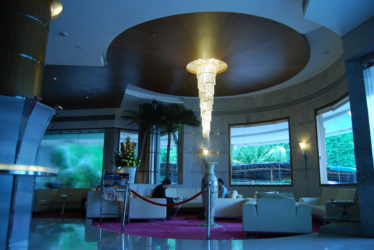 Peninsula Grand Hotel