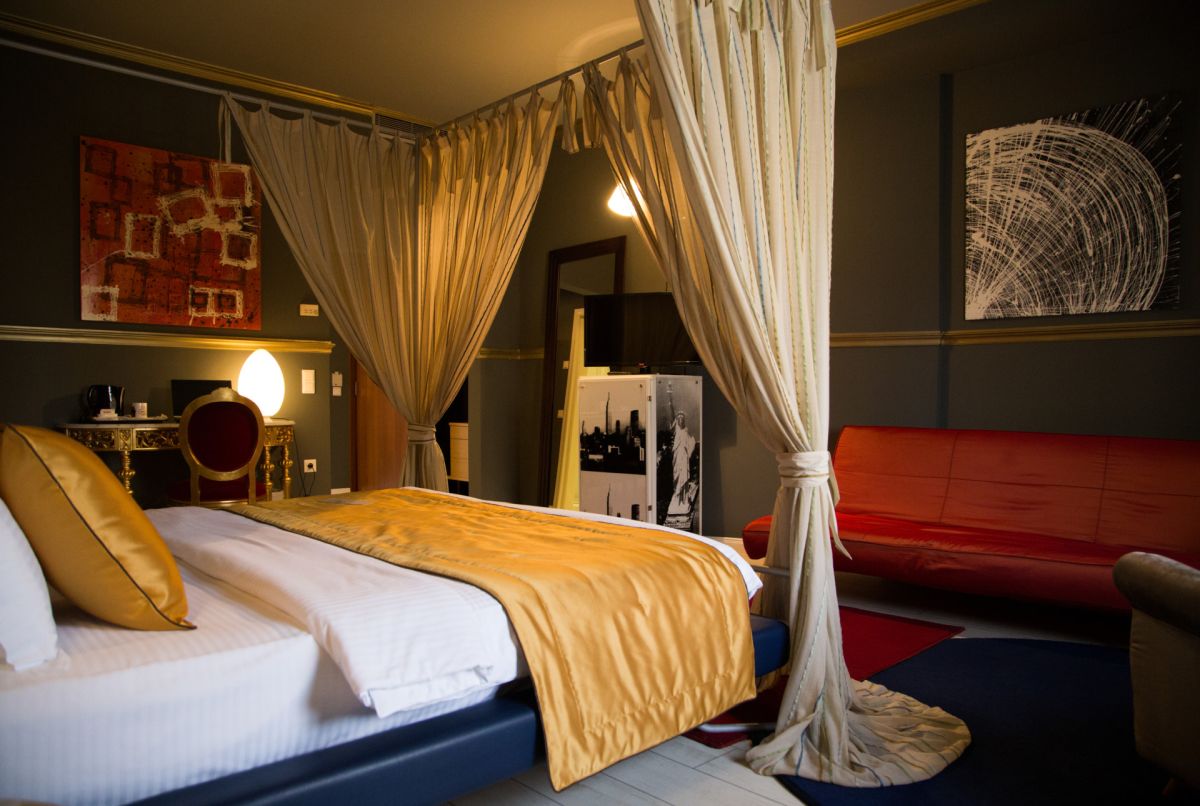 Diplomat Fashion Hotel