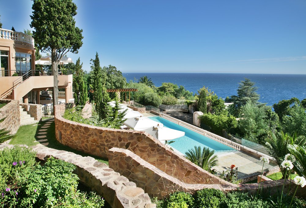 Tiara Yaktsa Cannes