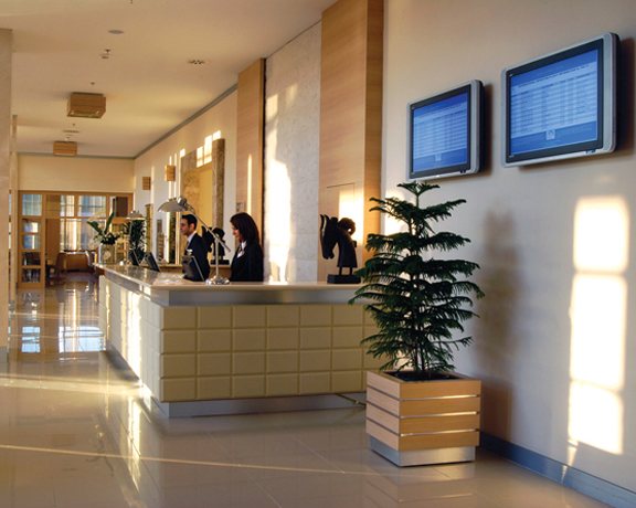 WOW Airport Hotel & Convention Ctr