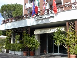 Massimi City Garden Hotel