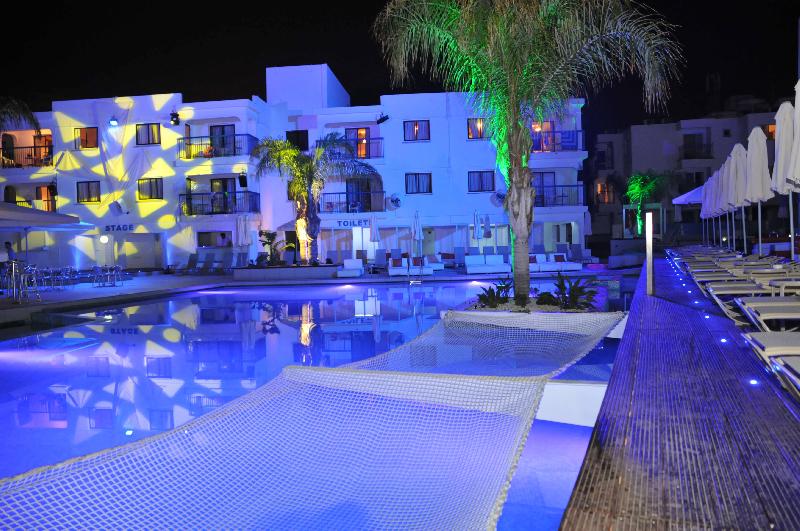 Tsokkos Holiday Apartments