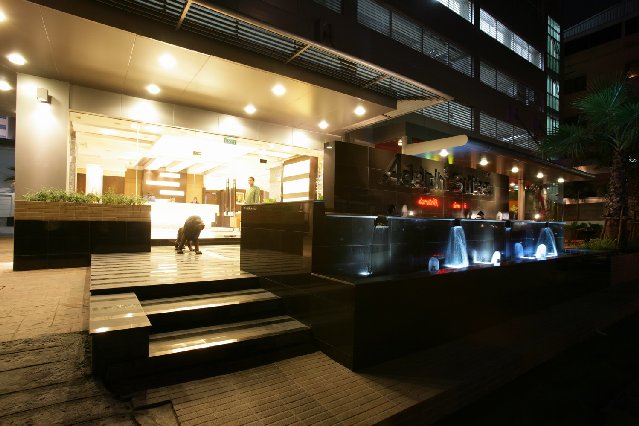 Adelphi Suites