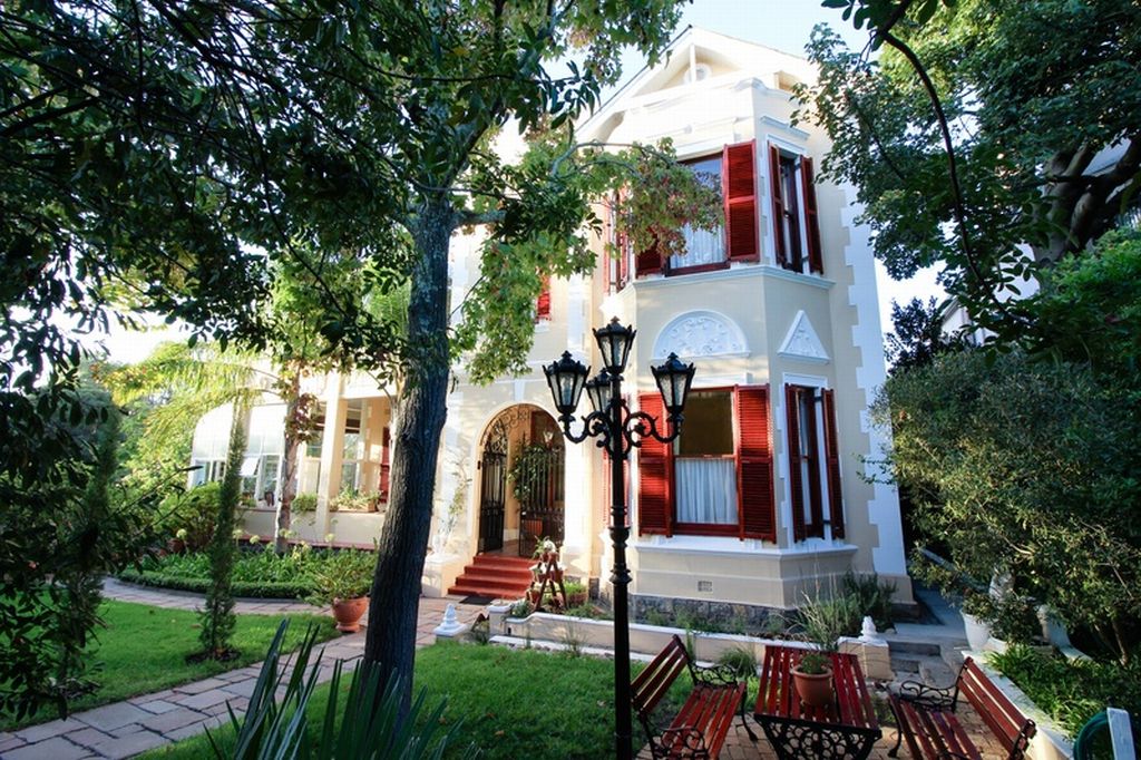 Carmichael Guest House