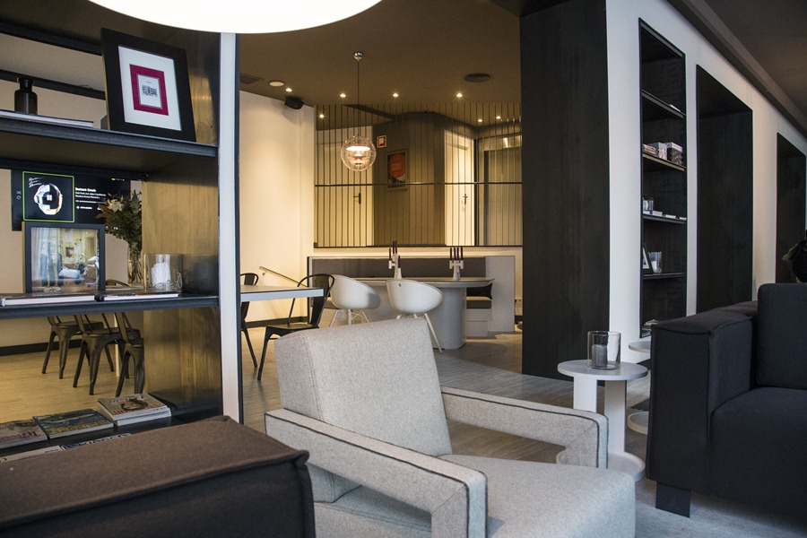 Pol & Grace Hotel