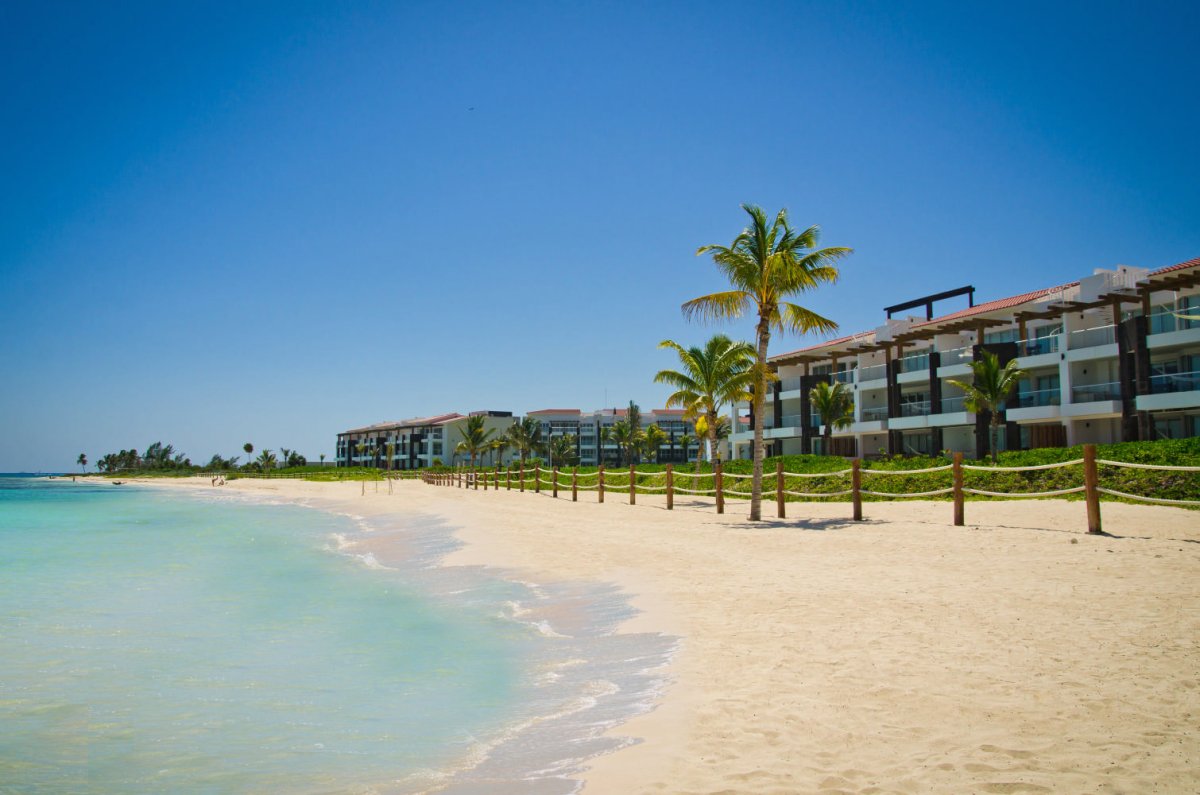 Mareazul Beach Front Resort