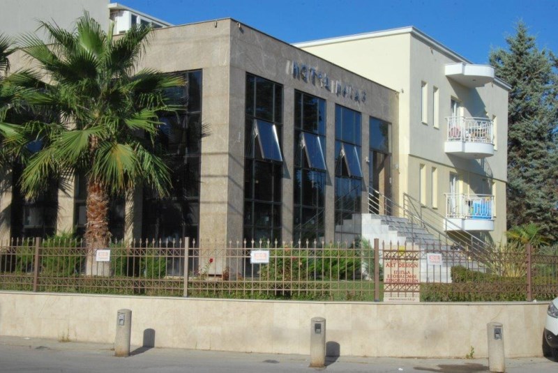 Naias Beach Hotel