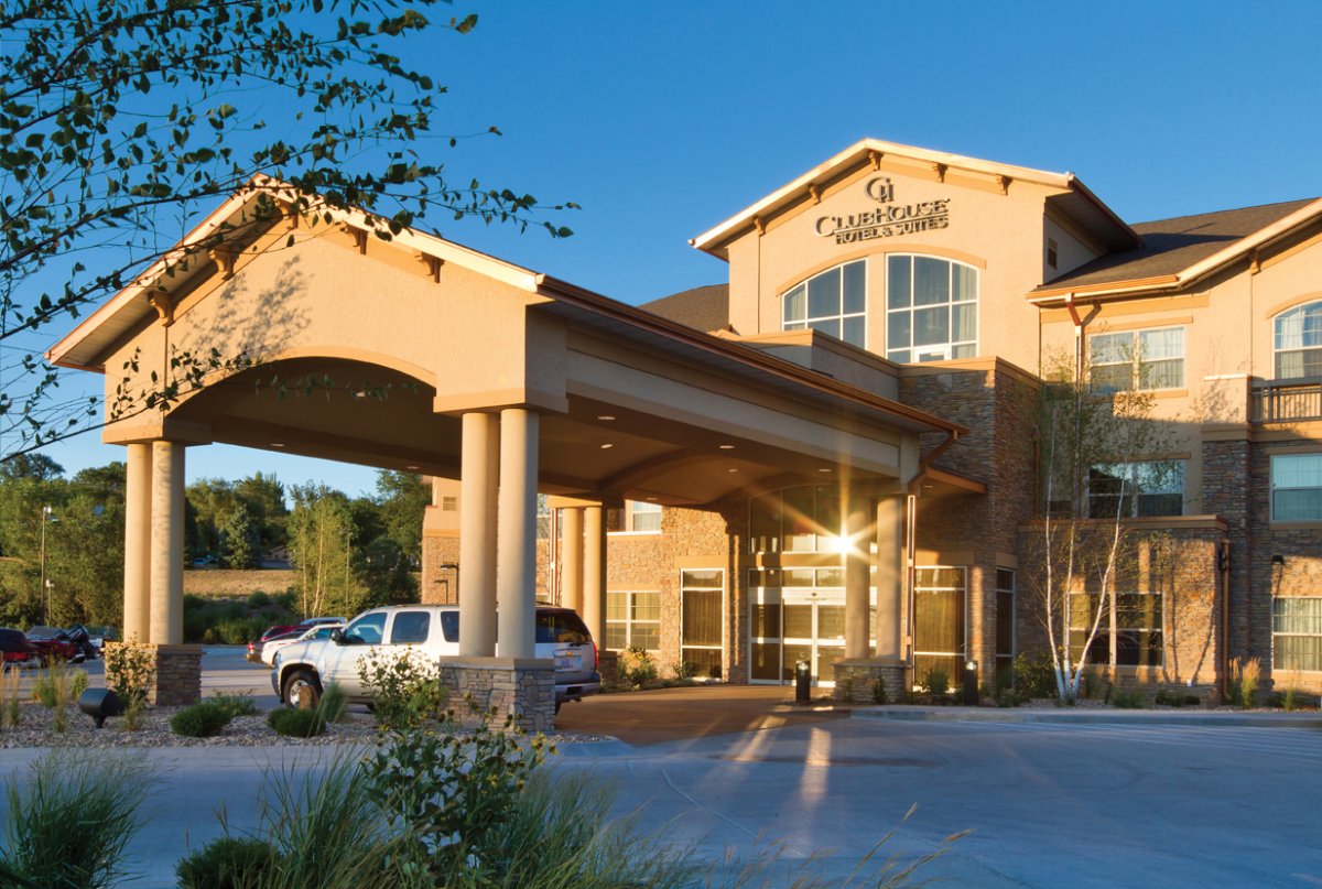 Clubhouse Hotel & Suites