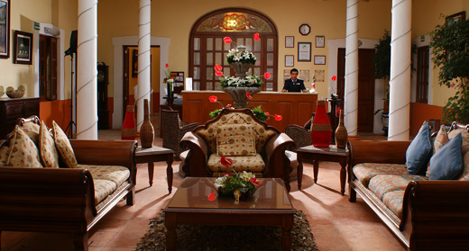 Dos Patios-Curamoria Collection