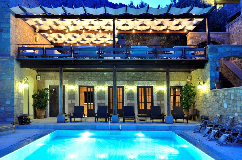 Ada Hotel