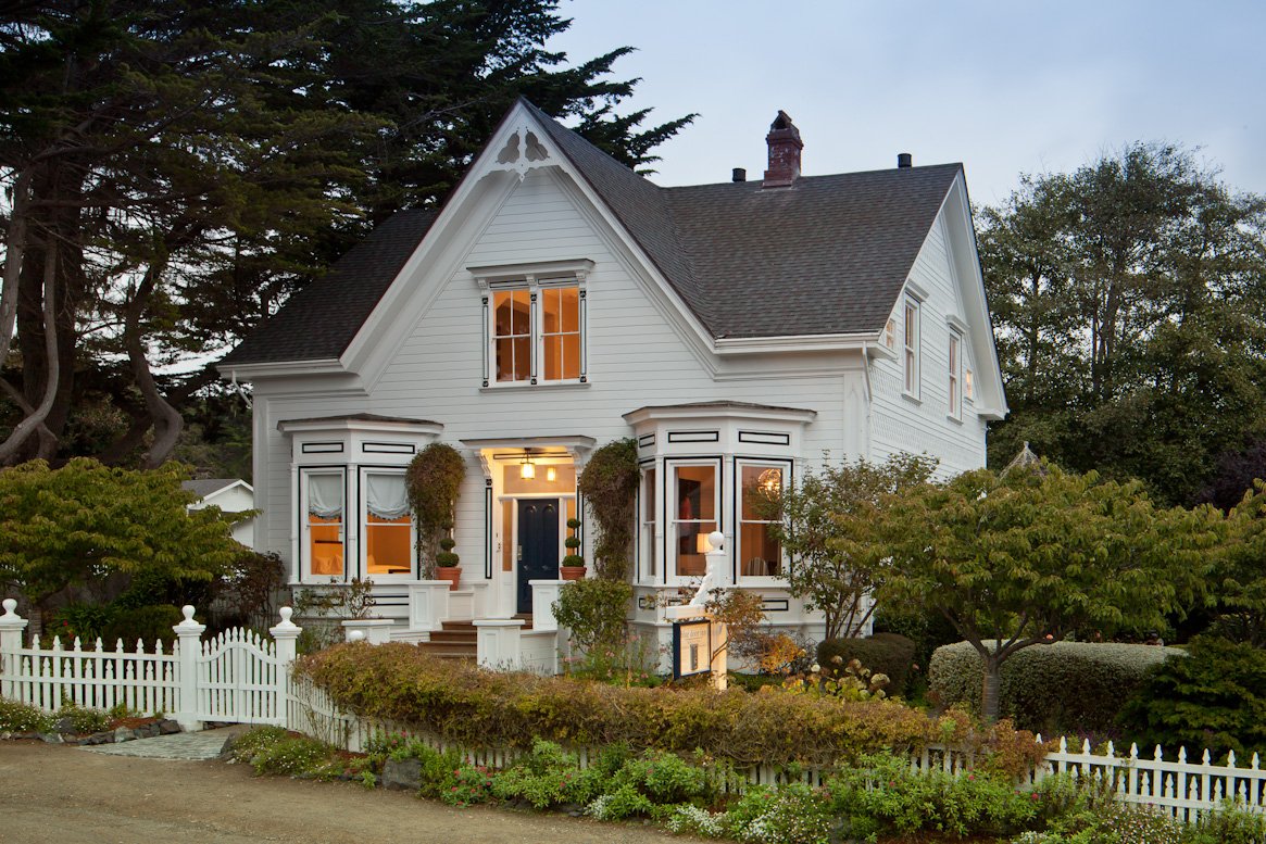 Blue Door Inn