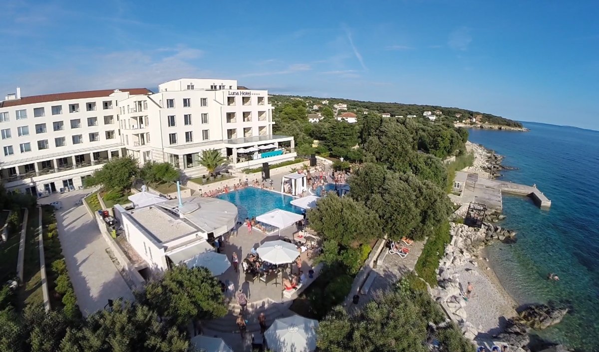 Luna Island Hotel