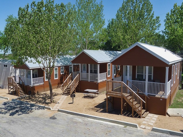Hill Country Cottage & RV Resort