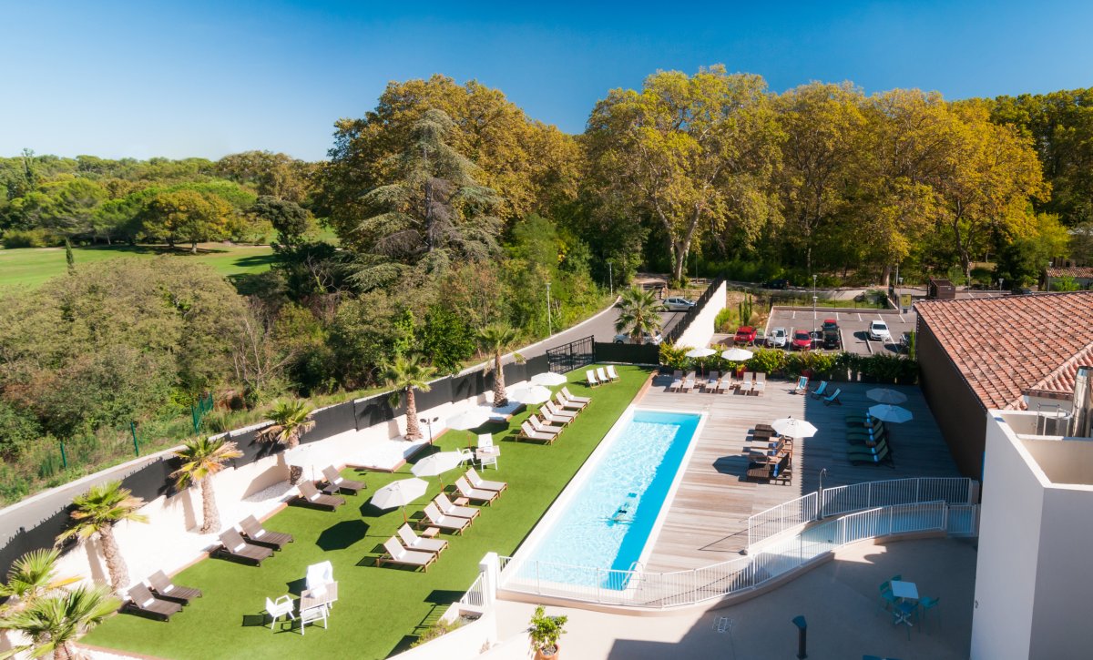 Zenitude Hotel la Valadiere, Ascend Coll