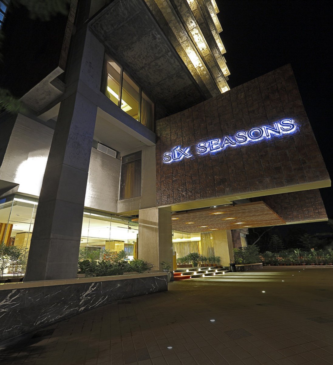 Six Seasons Hotel
