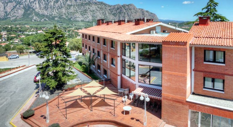 Montserrat Hotel & Training Center