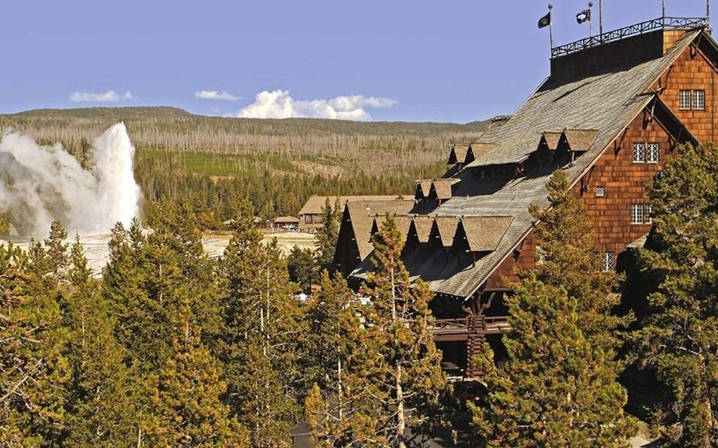 Old Faithful Inn